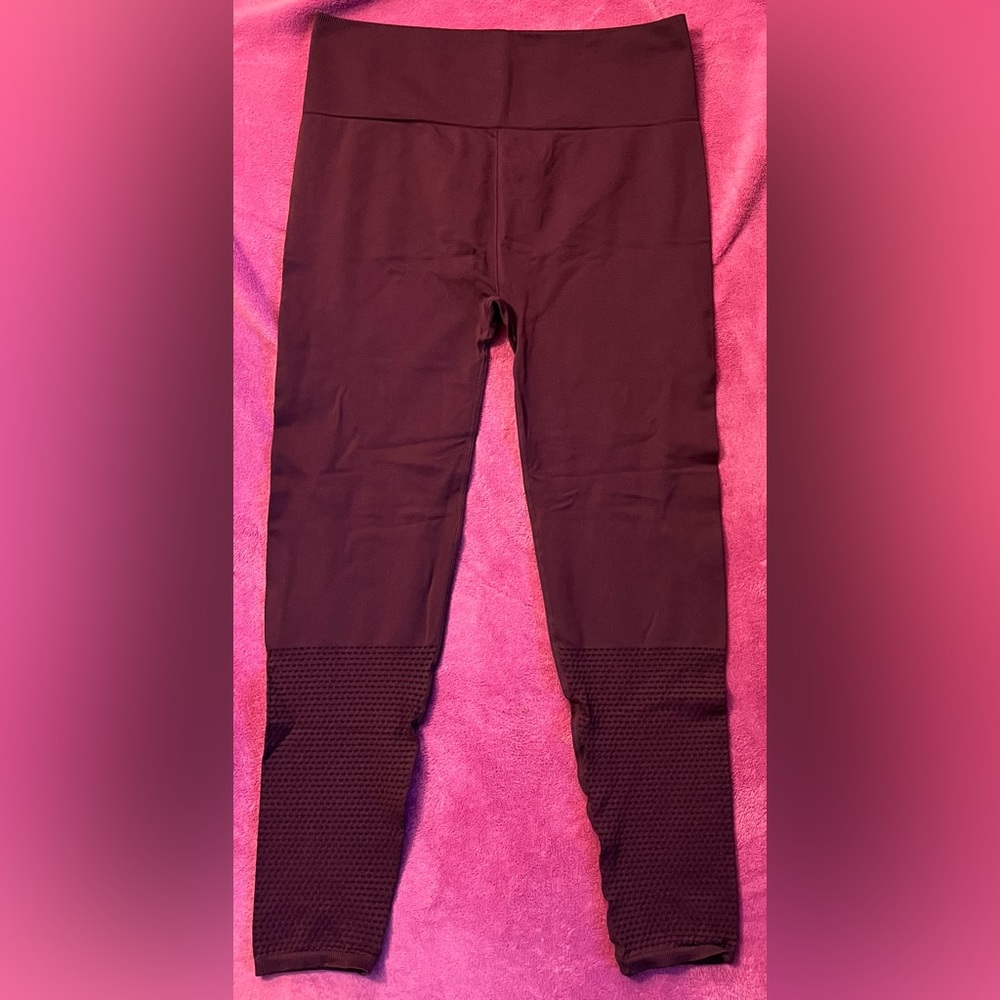 Fabletics seamless leggings,Size:XL Burgundy/Wine.